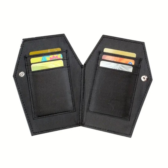 🆕 Gothic Tombstone - Coffin “Never Trust The Living” Beetlejuice Card Wallet - Picture 5 of 11